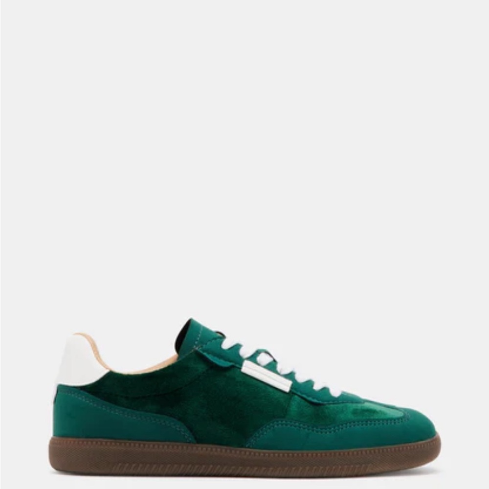 STEVE MADDEN EMPORIA SNEAKER SIZE 9
